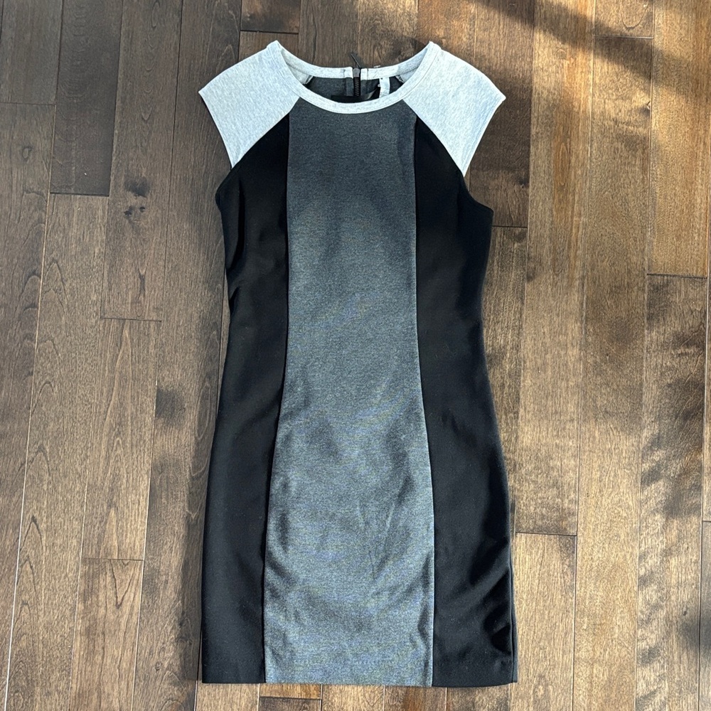 Kenzie Cap Sleeve Black and Gray Colorblock Dress Size XS